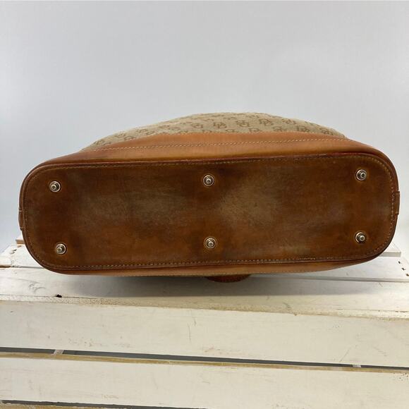 DOONEY & BOURKE TAN CANVAS SIGNATURE PRINT SHOULDER BAG ASIS - Picture 6 of 13